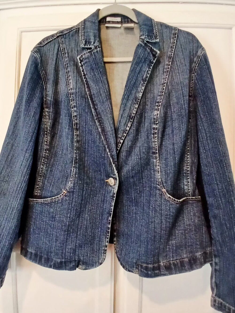 Vintage St. John's Bay women's denim blazer with a single-button closure XL